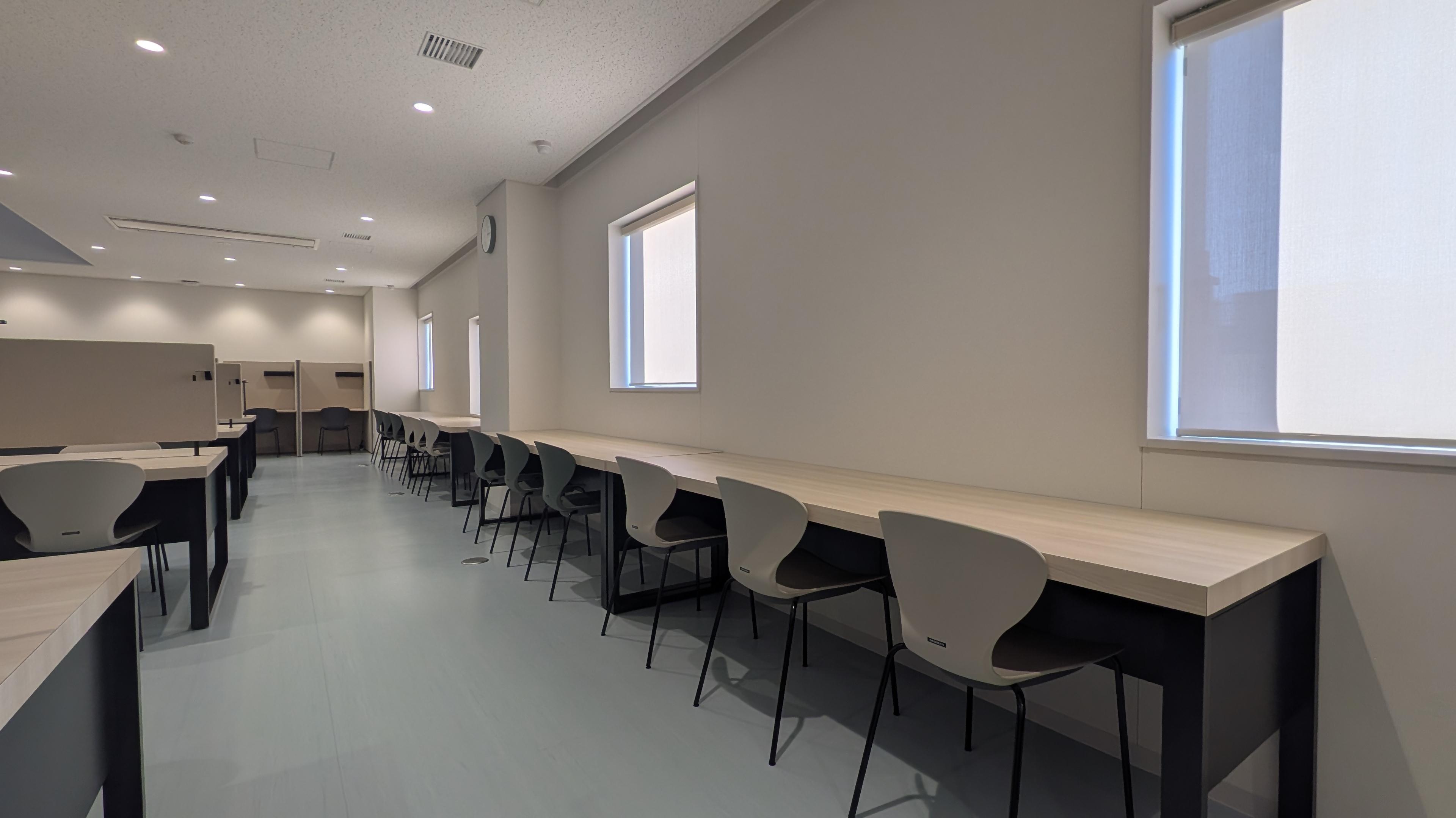 しごと学習スペース(窓側)